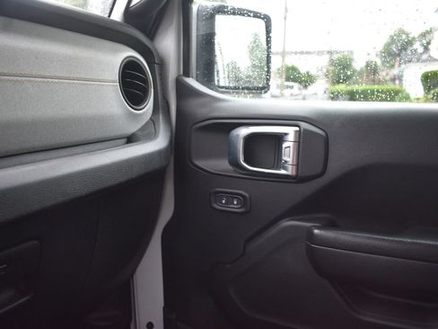 Used 2025 Jeep Wrangler Unlimited Sport AWD/4WD image 18