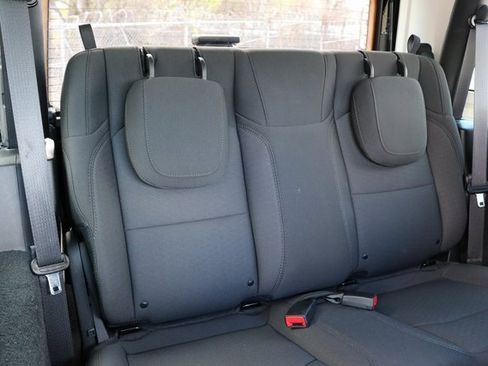 Used 2023 Jeep Wrangler Sport S image 17