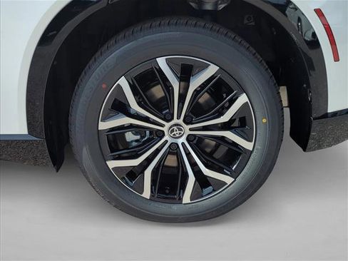 New 2025 Toyota Crown Signia image 9