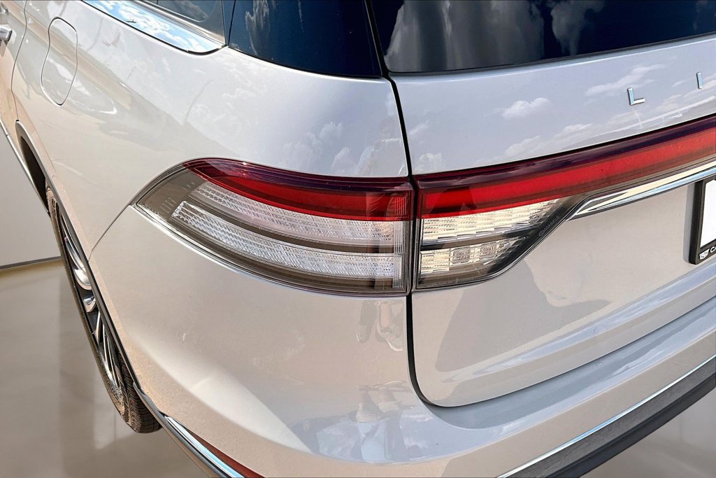 Used 2022 Lincoln Aviator Reserve w/ Elements Package Plus RWD image 33