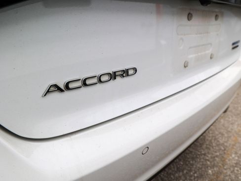 Used 2023 Honda Accord Touring image 12