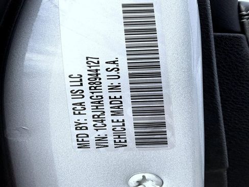 Used 2024 Jeep Grand Cherokee Altitude image 25