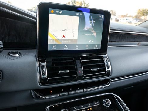 Used 2018 Lincoln Navigator Reserve w/ Technology Package image 33