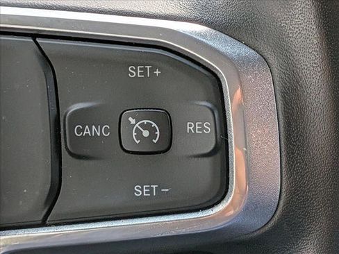 Used 2024 RAM 2500 Laramie AWD/4WD image 9