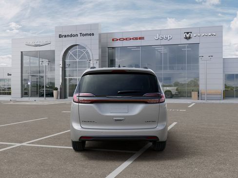 New 2026 Chrysler Pacifica Limited w/ S Appearance Package FWD image 7