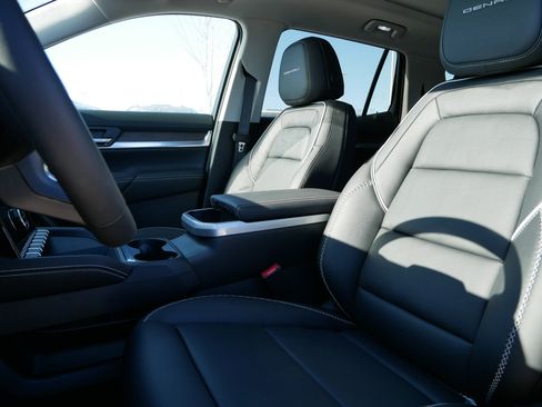 New 2026 GMC Terrain Denali w/ LPO, Black Badging Package image 4