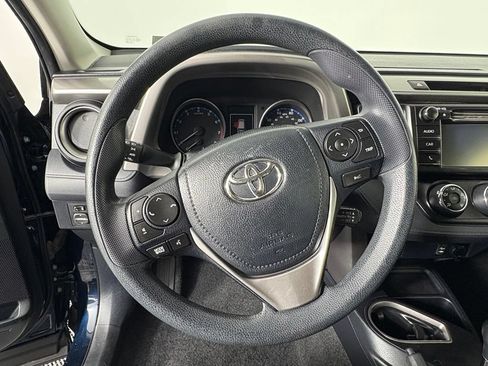 Used 2017 Toyota RAV4 LE AWD/4WD image 2
