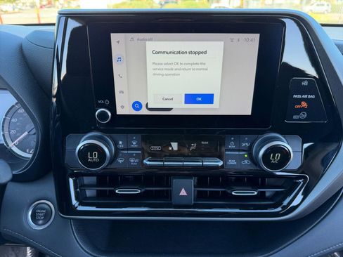 Used 2024 Toyota Highlander LE image 6