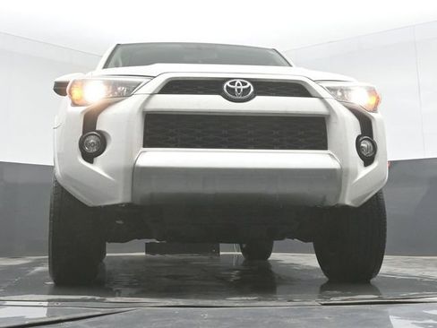 Used 2018 Toyota 4Runner TRD Off-Road AWD/4WD image 28