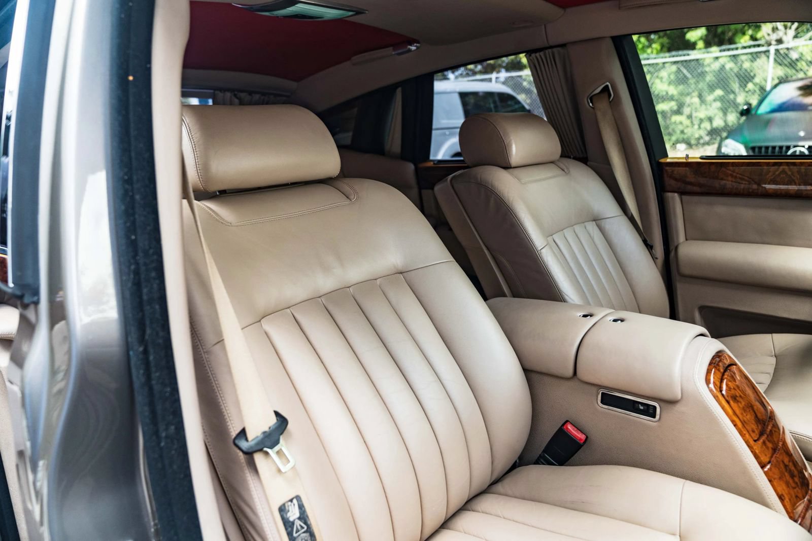 Used 2004 Rolls-Royce Phantom Sedan RWD image 38