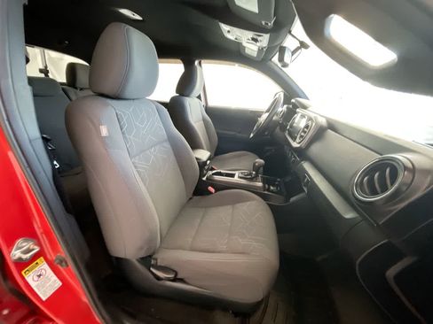 Used 2016 Toyota Tacoma TRD Off-Road w/ Towing Package AWD/4WD image 24