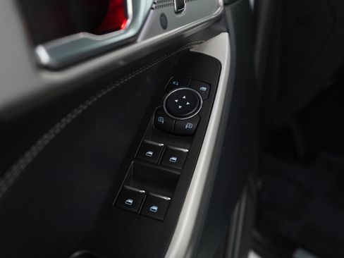 Used 2023 Ford Explorer Limited image 21