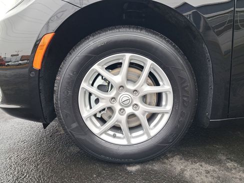 New 2026 Chrysler Pacifica Select FWD image 29