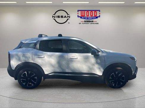 Used 2026 Nissan Kicks SV w/ SV Premium Package AWD/4WD image 2