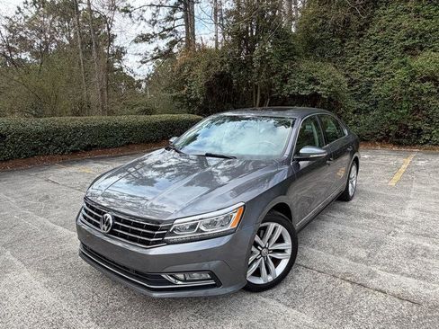 Used 2017 Volkswagen Passat 1.8T SE image 2