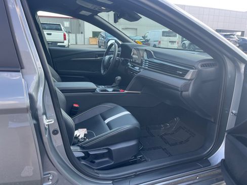 Used 2026 Toyota Camry SE w/ Convenience Package FWD image 32