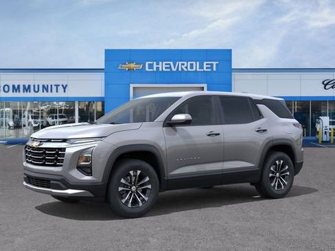 New 2026 Chevrolet Equinox LT image 2