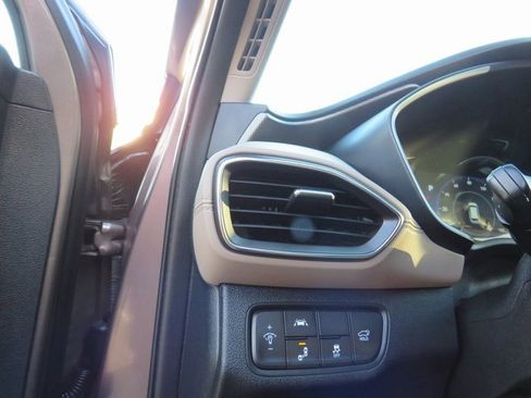 Used 2020 Hyundai Santa Fe SEL w/ Convenience Package image 32