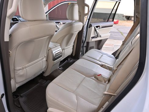 Used 2015 Lexus GX 460 w/ Premium Package AWD/4WD image 13
