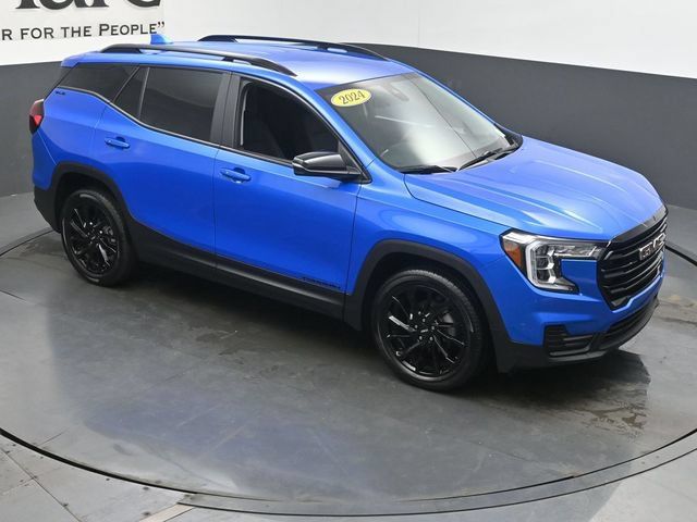 Used 2024 GMC Terrain SLE w/ Driver Convenience Package FWD image 43