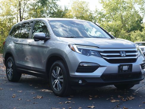 Used 2017 Honda Pilot EX-L image 3