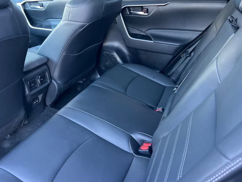 Used 2023 Toyota RAV4 XLE Premium image 4