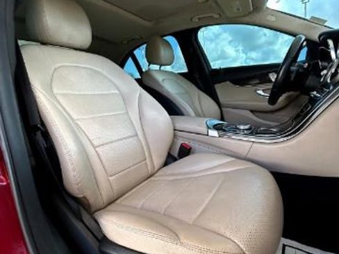 Used 2019 Mercedes-Benz C 300 Sedan image 9