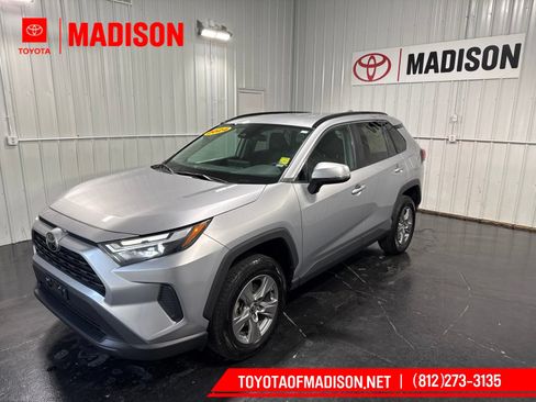 Used 2024 Toyota RAV4 XLE AWD/4WD image 1