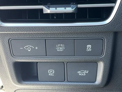 Certified 2025 Hyundai Sonata Limited FWD image 29