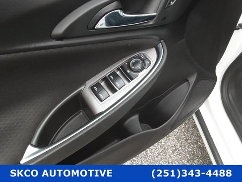 Used 2021 Chevrolet Malibu LT image 22