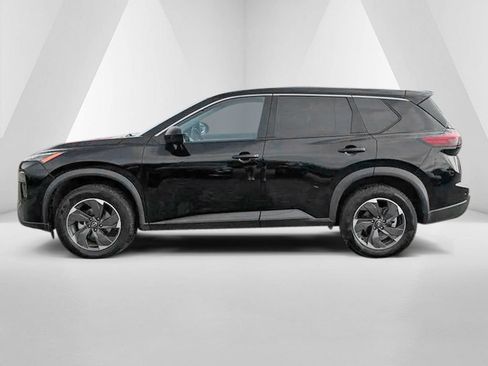 Used 2025 Nissan Rogue SV FWD image 4