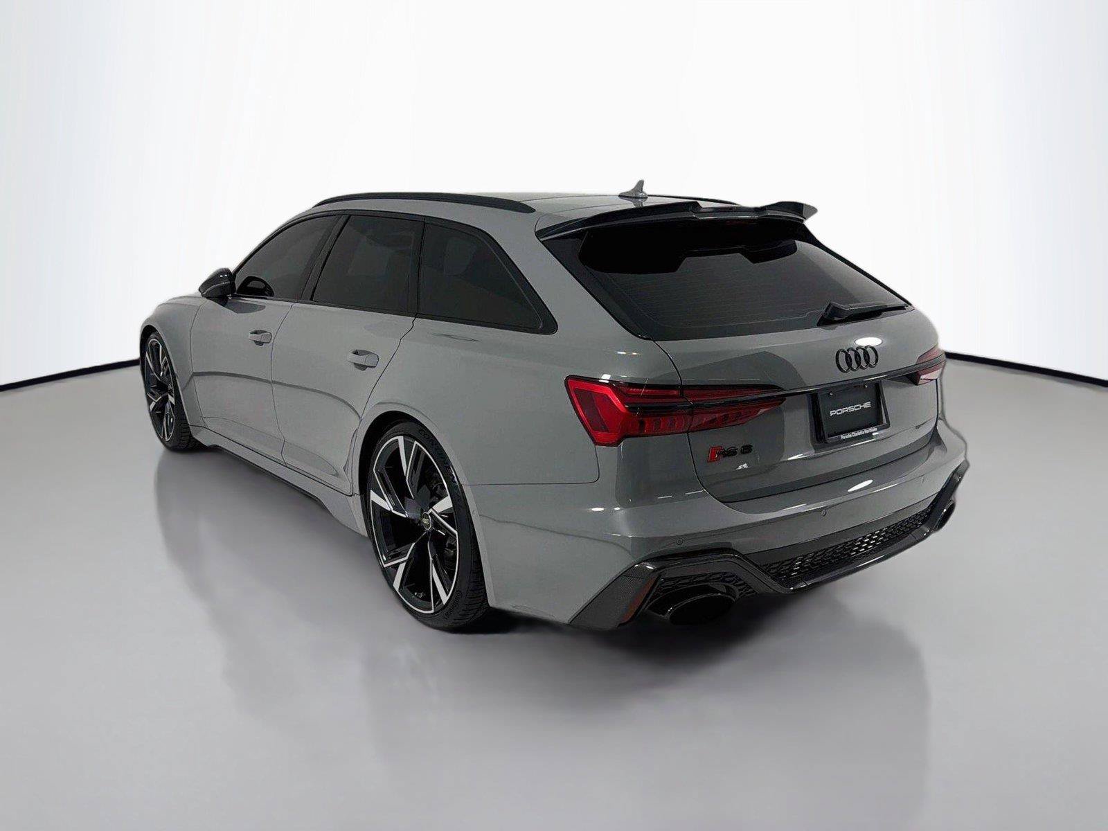 Used 2022 Audi RS 6 AWD/4WD image 3
