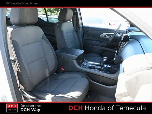 Used 2023 Chevrolet Traverse LT image 18