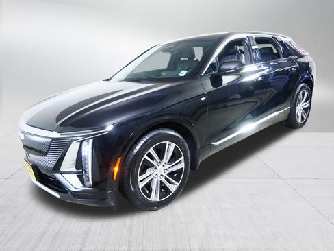 Used 2024 Cadillac Lyriq Luxury w/ LPO, Floor Liner Package AWD/4WD image 3