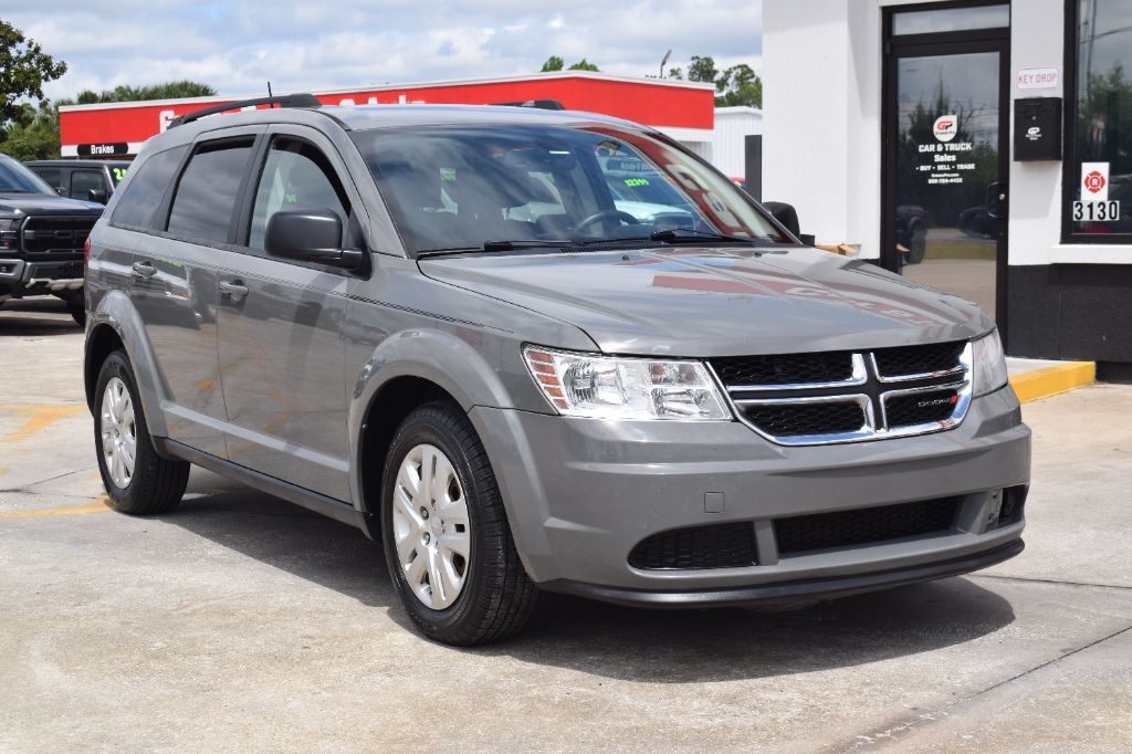 Used 2019 Dodge Journey SE FWD image 2