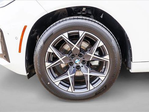 Used 2025 BMW X3 xDrive30i image 9