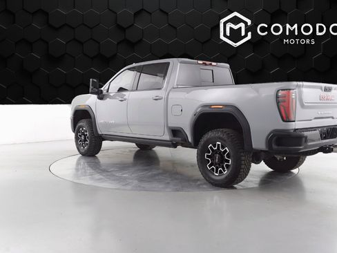 Used 2025 GMC Sierra 2500 AT4X image 5