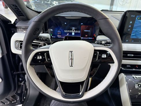 New 2026 Lincoln Aviator Black Label AWD/4WD image 13