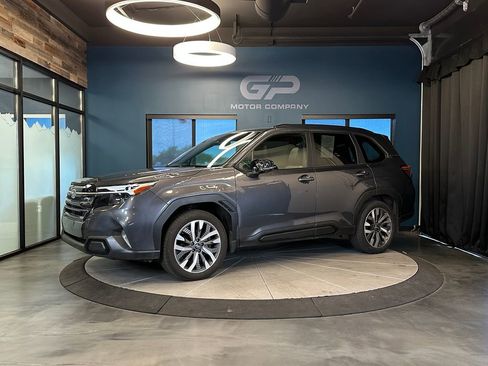 Used 2025 Subaru Forester Touring AWD/4WD image 7