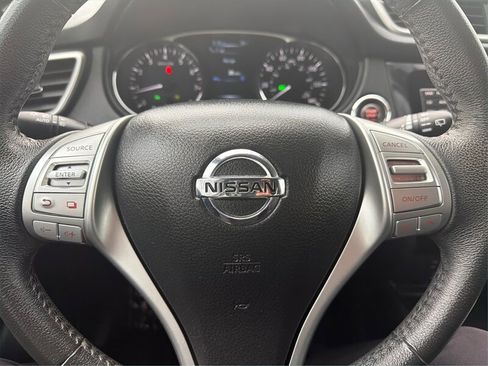 Used 2015 Nissan Rogue SL w/ SL Premium Package image 16