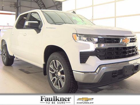 Used 2023 Chevrolet Silverado 1500 LT AWD/4WD image 1