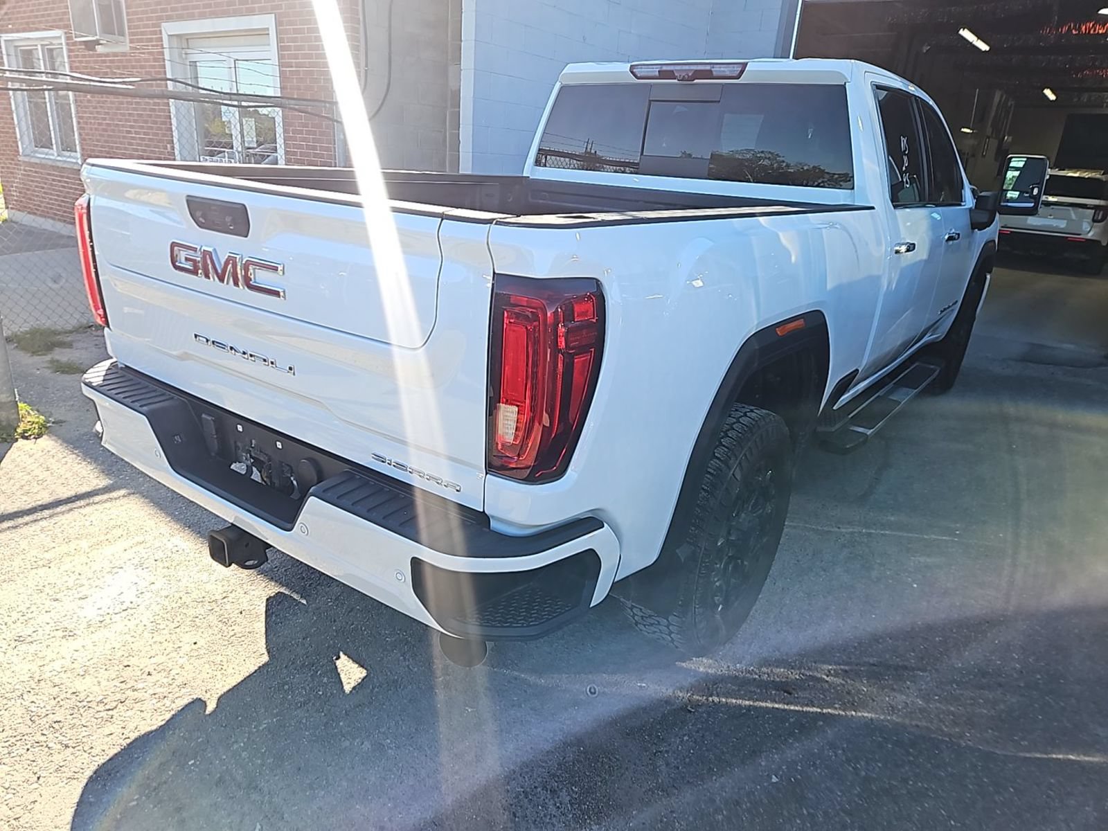 Used 2020 GMC Sierra 2500 Denali w/ Denali Ultimate Package AWD/4WD image 3