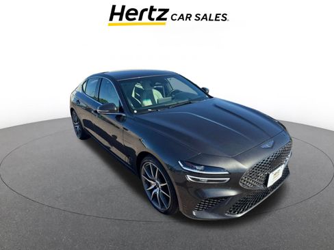 Used 2025 Genesis G70 2.5T image 1