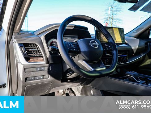 Certified 2025 Nissan Rogue Platinum w/ Tech Package image 23