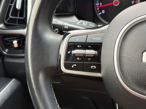 Used 2022 Kia Sorento S FWD image 28