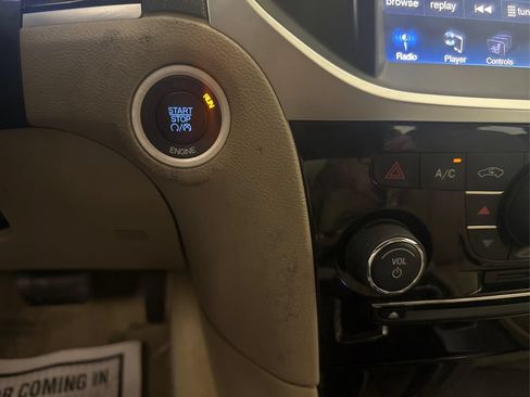 Used 2013 Chrysler 300 RWD image 36