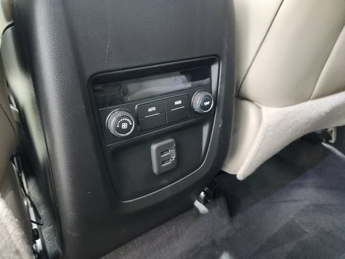 Used 2020 Buick Enclave Essence FWD image 16