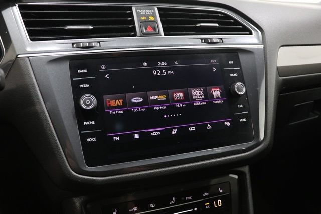 Used 2022 Volkswagen Tiguan SE R-Line FWD image 23