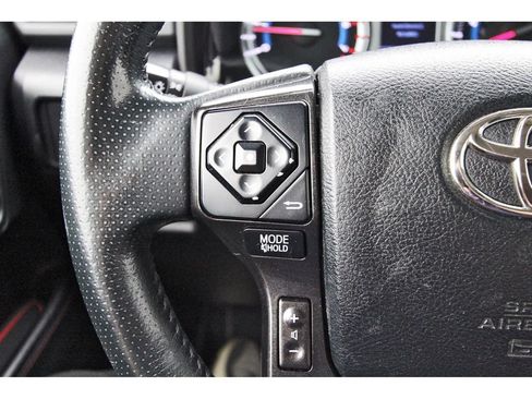 Used 2018 Toyota 4Runner TRD Off-Road Premium AWD/4WD image 19