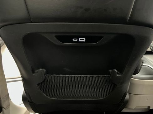 Used 2024 Chrysler Pacifica Touring-L image 18